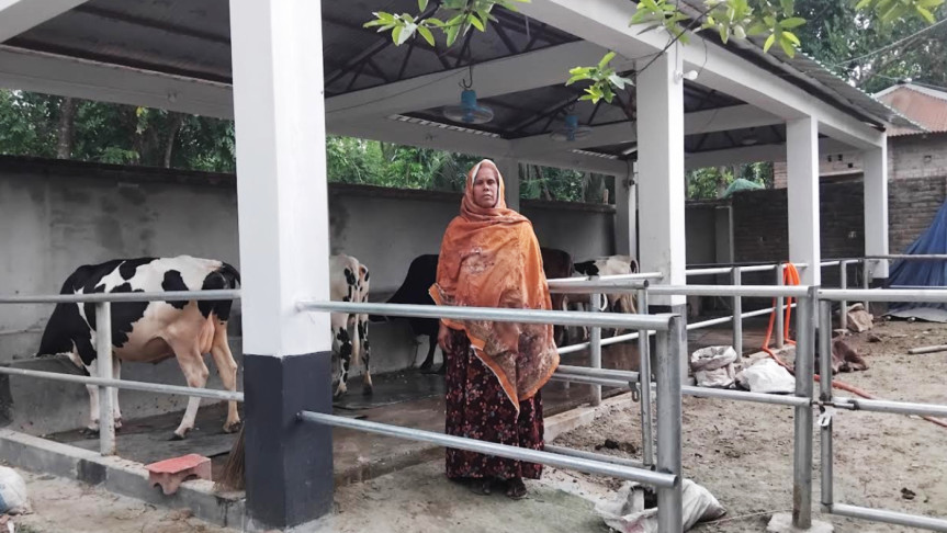গ্রামীণ নারীদের অনুপ্রেরণার নাম মুর্শিদা খাতুন
