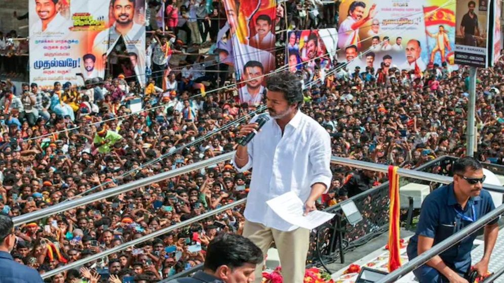 ভক্তদের ভিড়ে মৃত্যু, আবেগঘন বার্তায় থালাপতি বিজয়