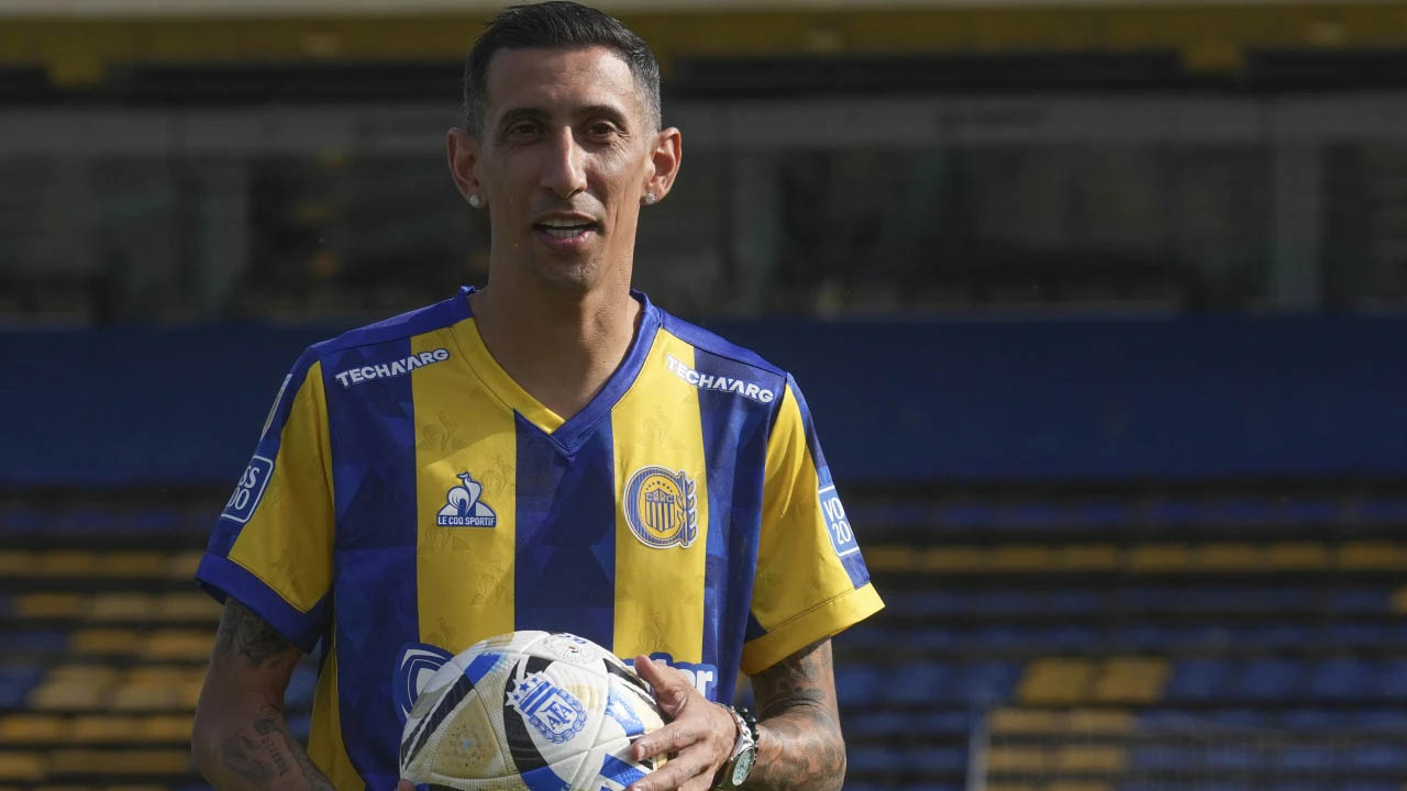 ১০ বছর পর আর্জেন্টিনার বর্ষসেরা ফুটবলার ডি মারিয়া