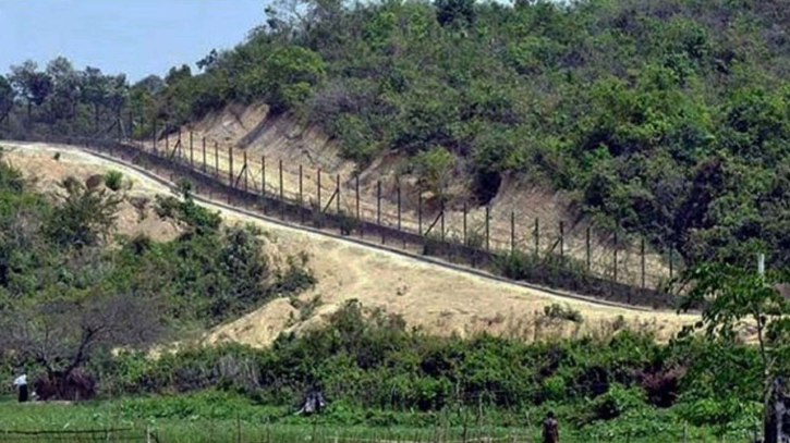 মধ্যরাতে ফের মিয়ানমারের গুলির শব্দে কেঁপে উঠল টেকনাফ সীমান্ত