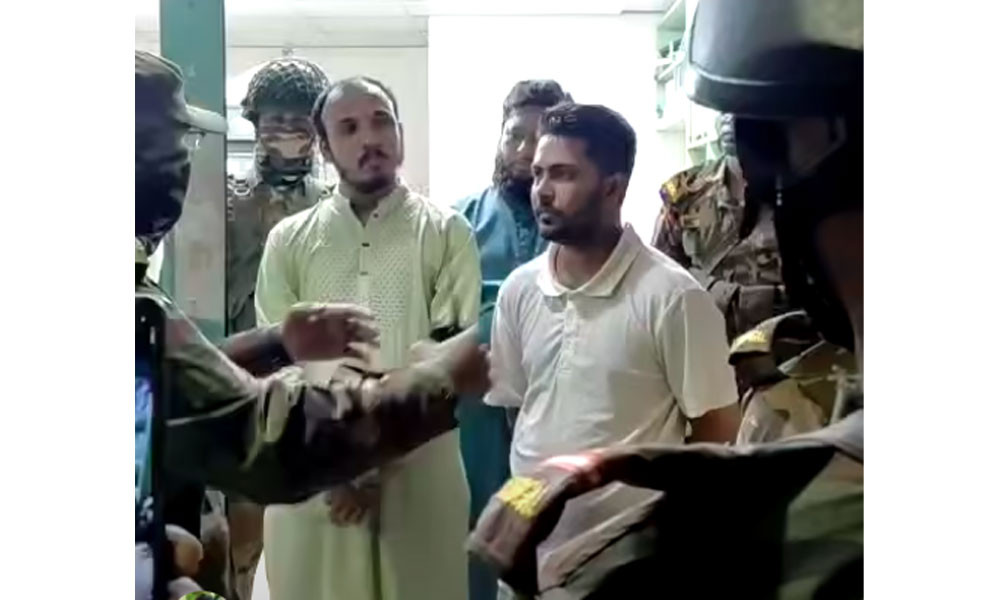 মৃত শিশু জন্মকে কেন্দ্র করে চাঁদা চাইতে গিয়ে সাবেক সমন্বয়ক রাব্বি আটক