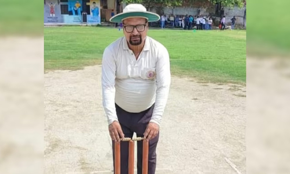 মৌমাছির কামড়ে প্রাণ হারালেন আম্পায়ার