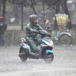 তিন বিভাগে অতিভারি বৃষ্টির শঙ্কা, ২১ জেলায় তাপপ্রবাহের দুঃসংবাদ