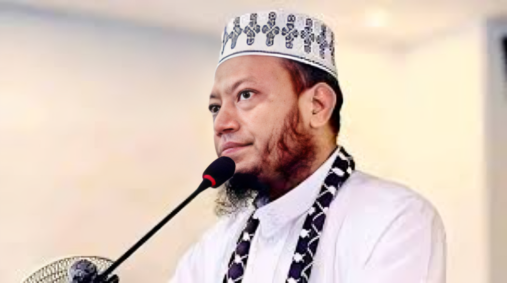 কুষ্টিয়া সরকারি কলেজে বিক্ষোভের মুখে এমপি আমির হামজা