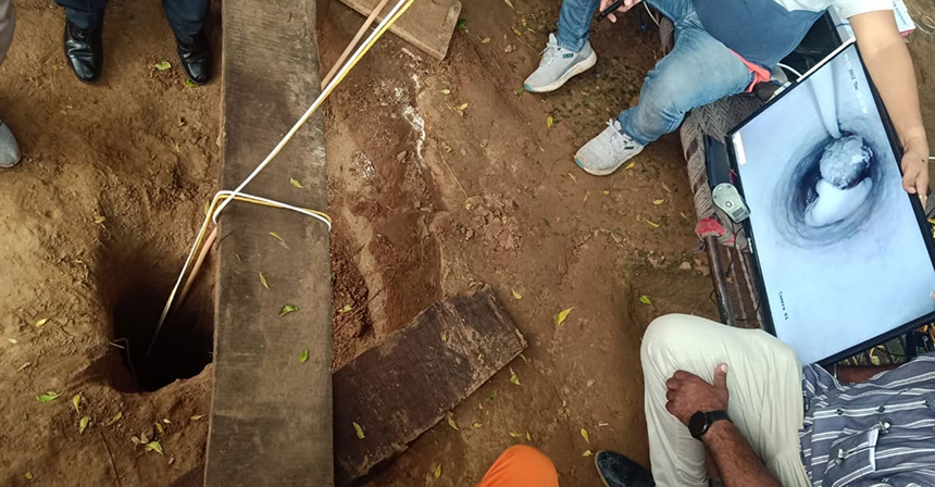 ১৫০ ফুট গভীর গর্ত থেকে আসছে শিশু কান্না, ৭ ঘণ্টার চেষ্টায় উদ্ধার