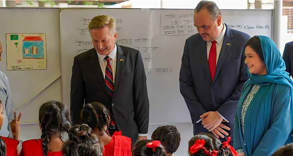 সুরভি স্কুলে মার্কিন বিশেষ দূতের পরিদর্শন, শিশু শিক্ষা ও স্বাস্থ্য খাতে সহযোগিতা জোরদারের বার্তা
