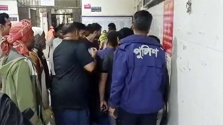 জমি নিয়ে দ্বন্দ্বে বাড়িতে হামলা চালিয়ে পিটিয়ে হত্যা