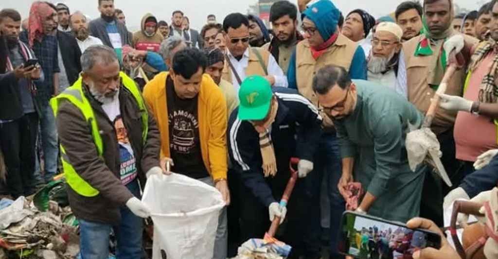 তারেক রহমানের স্বদেশ প্রত্যাবর্তন সংবর্ধনাস্থল থেকে বর্জ্য অপসারণ কার্যক্রম শুরু করেছে বিএনপি