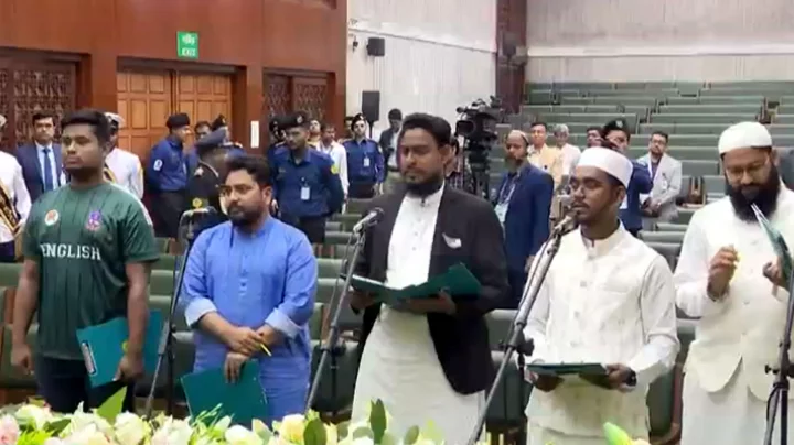 সংসদ ও সংবিধান সংস্কার পরিষদের শপথ নিয়ে মন্ত্রিসভার শপথ বর্জন করল এনসিপি