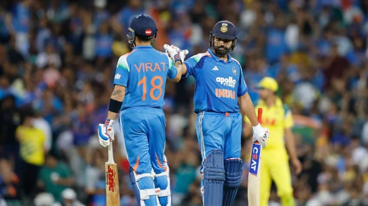 রোহিত-কোহলির ব্যাটে হাসি, হোয়াইটওয়াশ থেকে বাঁচলো ভারত