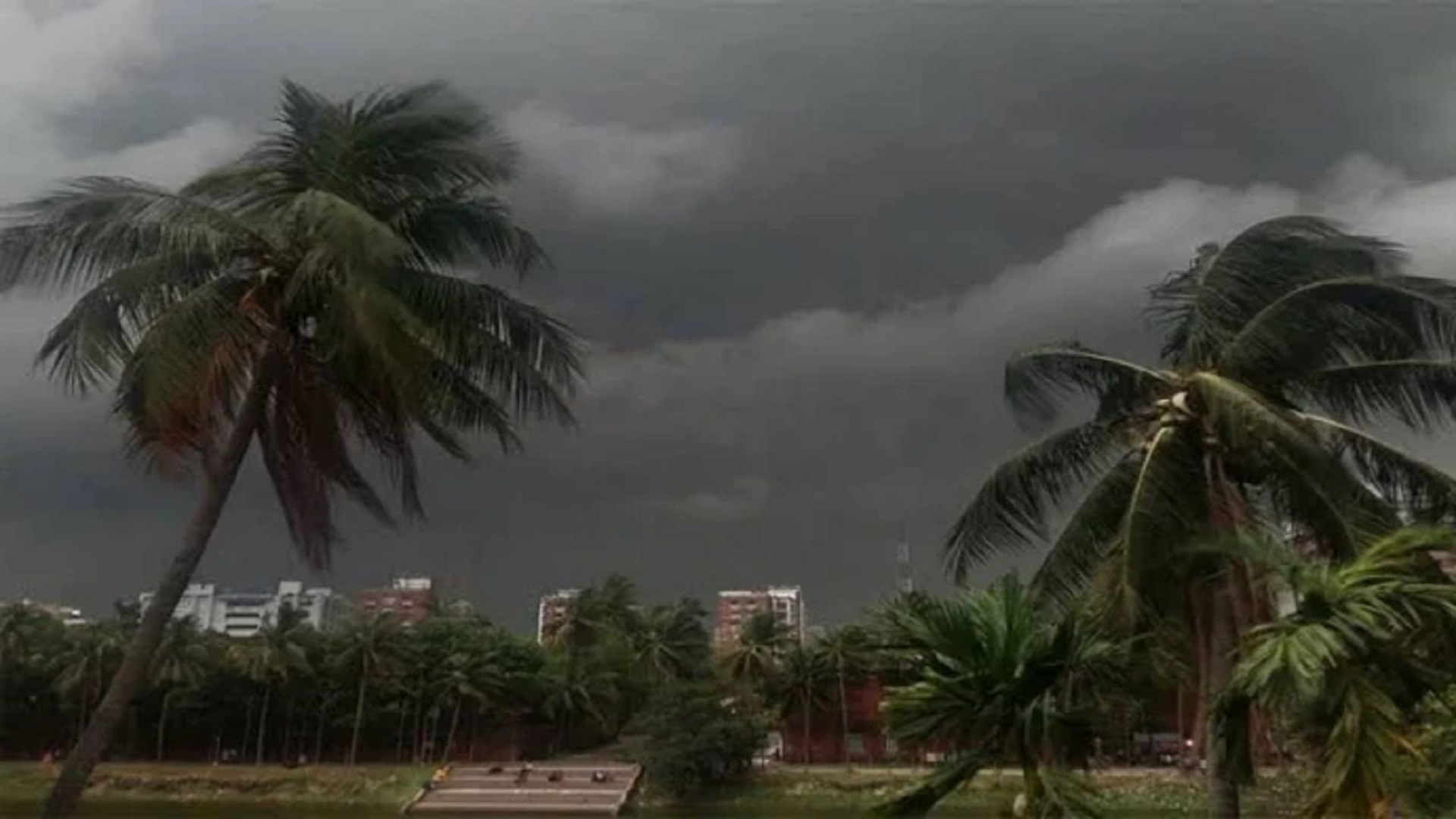 সন্ধ্যা ৬টা পর্যন্ত ৯ অঞ্চলে ঝড়-বৃষ্টির শঙ্কা, সতর্ক সংকেত জারি