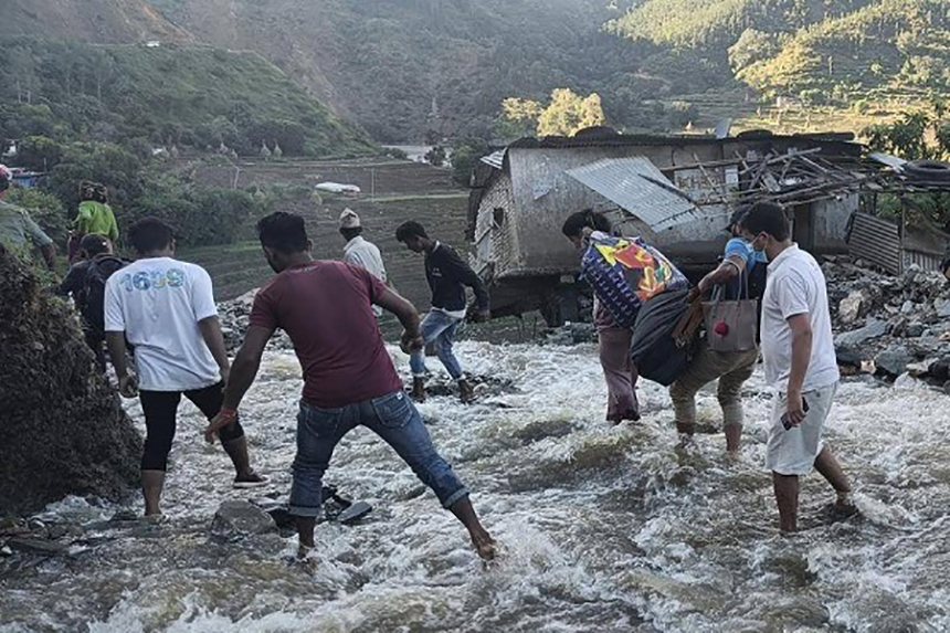 নেপালে ভূমিধসে মৃত বেড়ে ২২