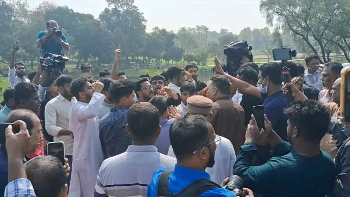 স্মৃতিসৌধে শ্রদ্ধা জানাতে গিয়ে সংঘর্ষে জাতীয় পার্টির নেতা আহত