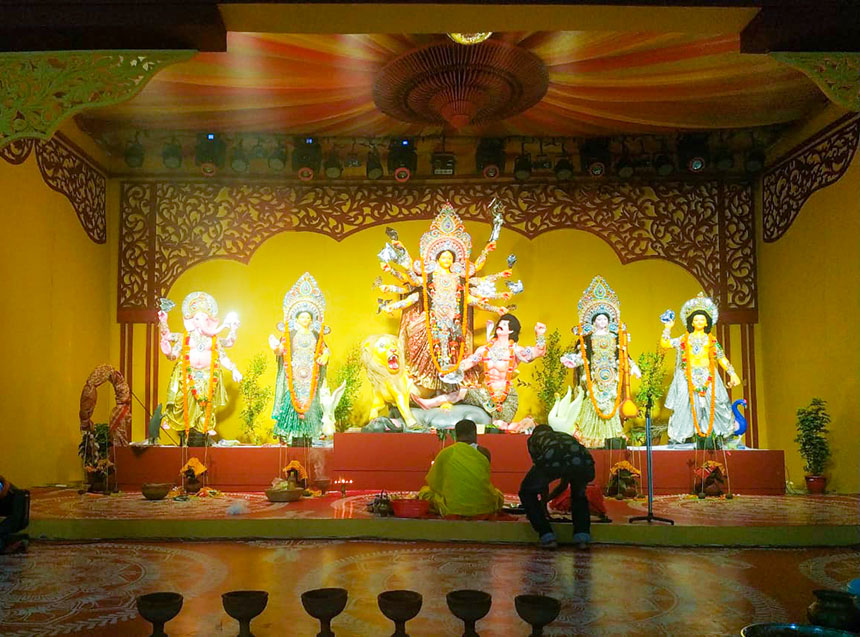 জমকালো আয়োজনে মহোৎসব দূর্গাপূজা উদযাপিত
