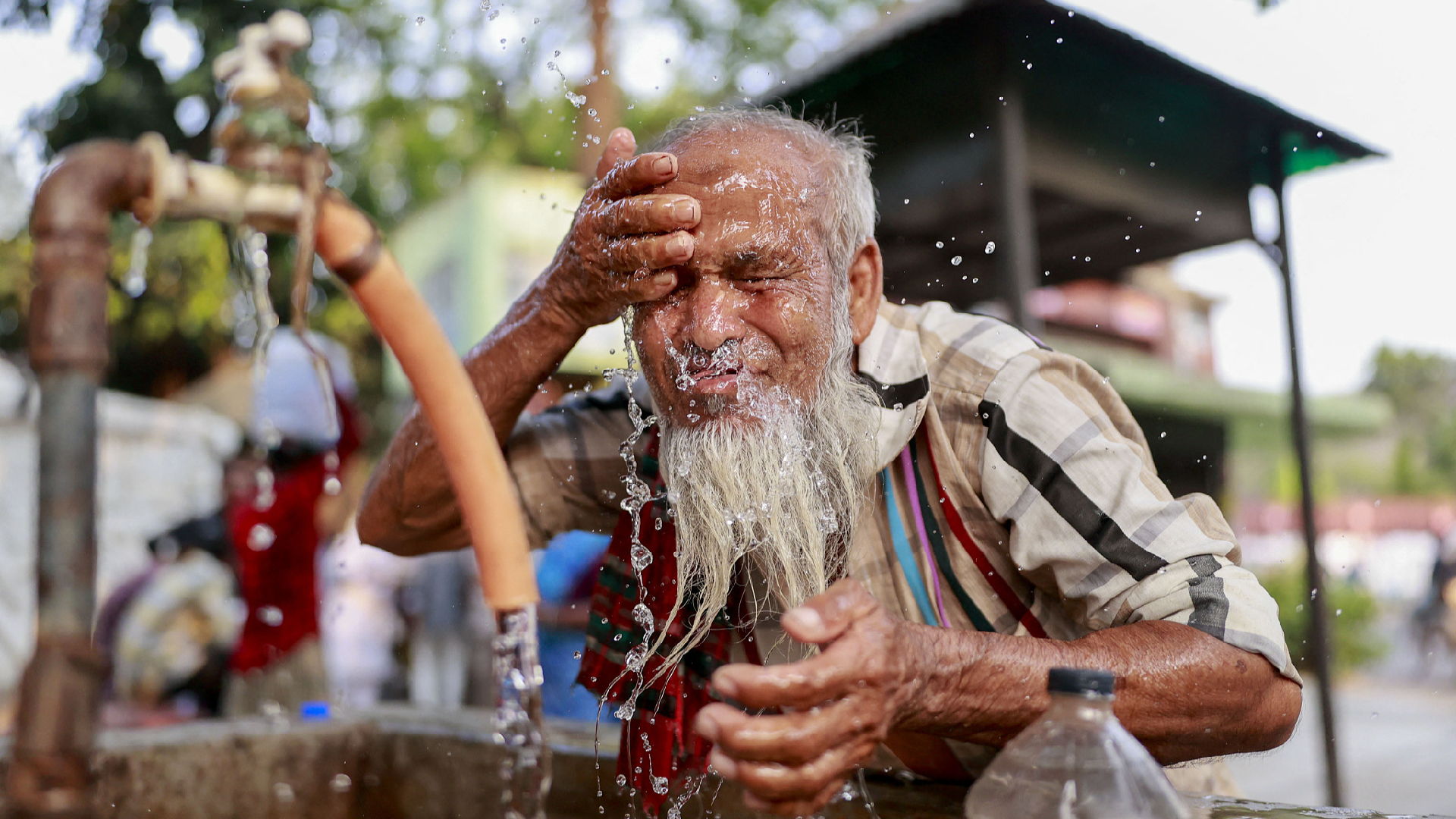 ঢাকাসহ ১০ জেলায় তাপপ্রবাহ, বাড়তে পারে গরমের তীব্রতা