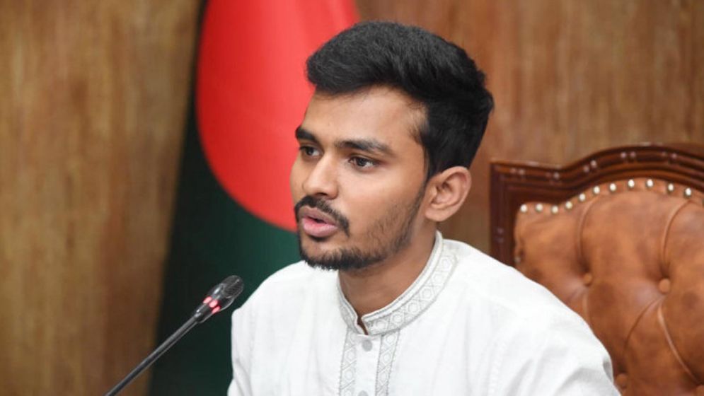 কুমিল্লা-৩ আসন থেকে মনোনয়নপত্র সংগ্রহ করলেন আসিফ মাহমুদ