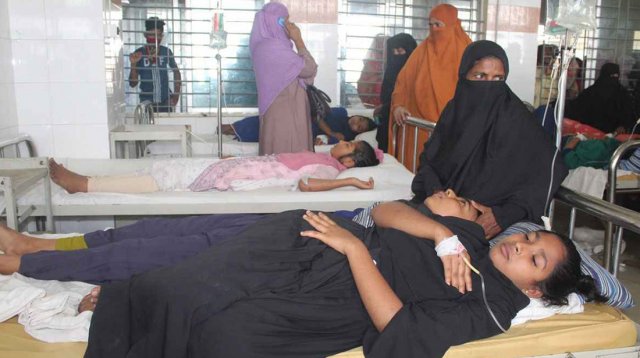 স্কুলে ক্লাস চলাকালীন অসুস্থ হয়ে হাসপাতালে ভর্তি ৩১ শিক্ষার্থী