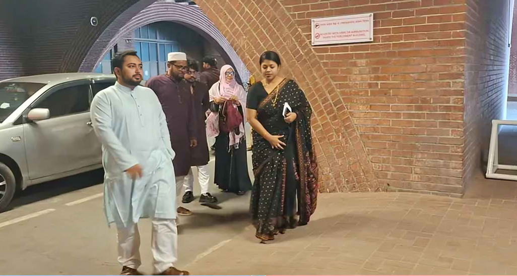 শপথ গ্রহণ করতে সংসদে এনসিপি নেত্রী নুসরাত তাবাসসুম