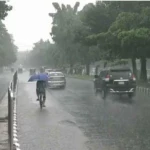দুপুরেই নামতে পারে বজ্রবৃষ্টি, দমকা হাওয়ার সতর্কতা রাজধানীতে