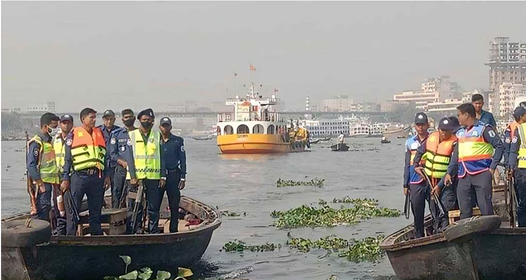 ডাকাতি প্রতিরোধে টহলে গিয়ে বাল্কহেডের ধাক্কায় প্রাণ গেল নৌ পুলিশের কনস্টেবলের
