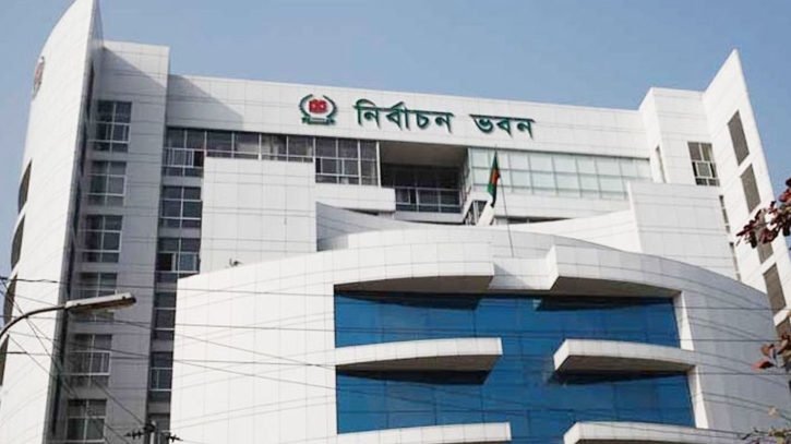 ইসি ভবনে আপিলে হট্টগোল, উত্তেজিত হাসনাত