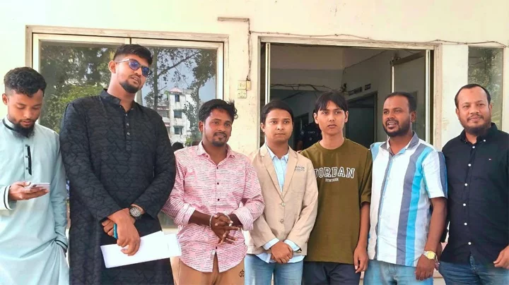 নারী সেজে আর অশালীনতা ছড়াবেন না রেদোয়ান, দিলেন মুচলেকা