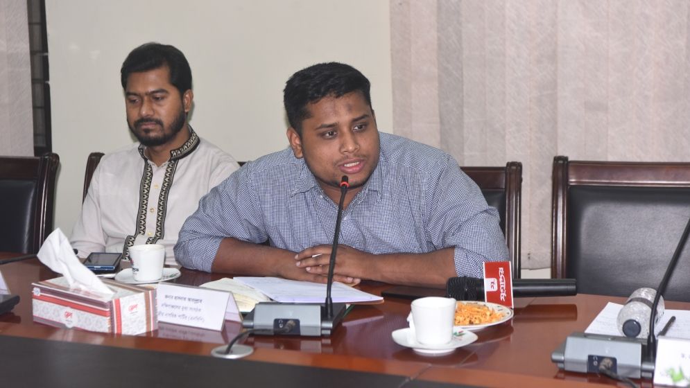 প্রশাসন এখন ন্যাশনাল কারেন্ট পার্টি হয়ে গেছে: হাসনাত আবদুল্লাহ