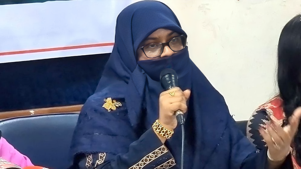 নির্বাচনে হেরে গেলেন স্বামী, সংসদে যাচ্ছেন স্ত্রী