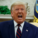 ইরানকে কঠোর হুঁশিয়ারি ট্রাম্পের—আলোচনায় না বসলে কঠিন পরিণতির সতর্কবার্তা