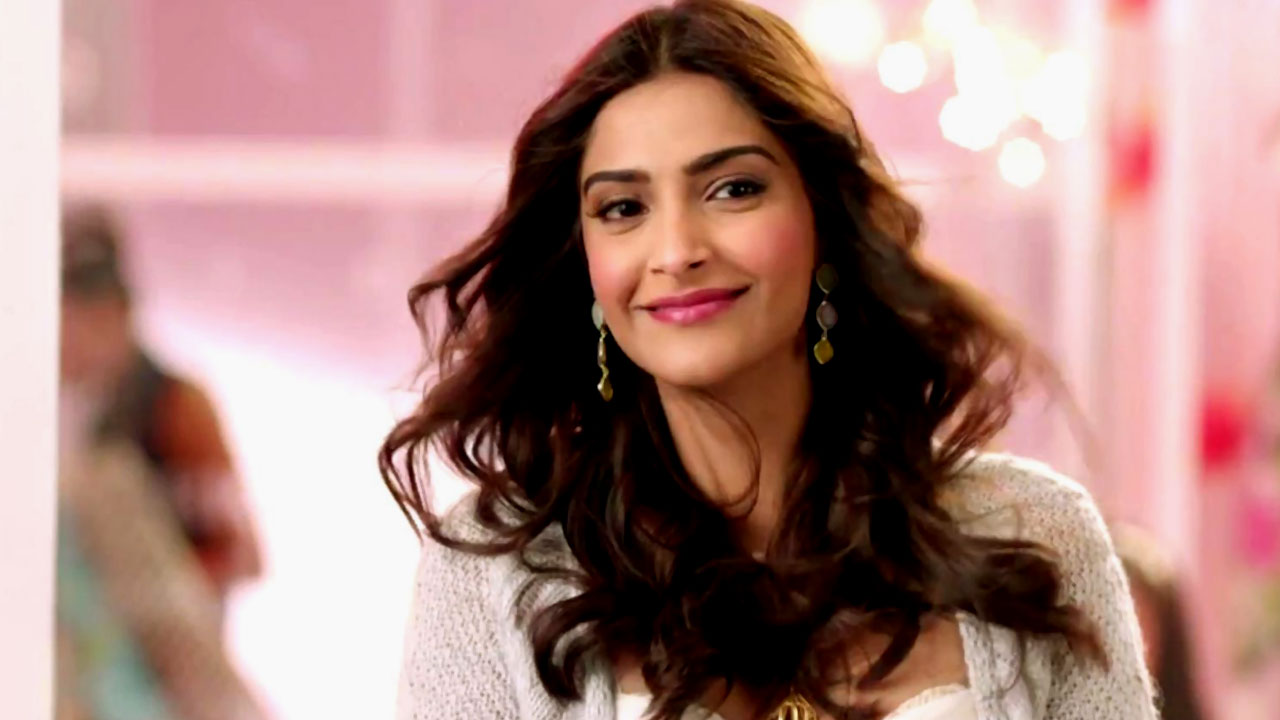 দ্বিতীয়বার মা হলেন সোনম কাপুর