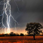 গাইবান্ধায় বজ্রপাতে একসঙ্গে প্রাণ গেল ৩ জনের