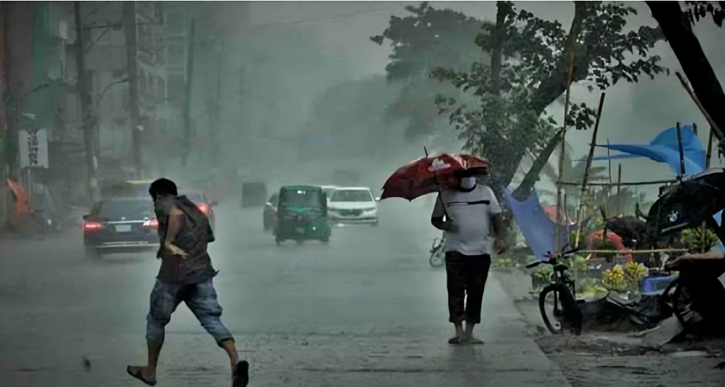 ঢাকায় তীব্র বজ্রপাত ও ঝোড়ো বৃষ্টির আভাস, তাপপ্রবাহে মিলতে পারে স্বস্তি