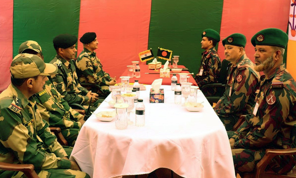 কুড়িগ্রাম সীমান্তে বিজিবি-বিএসএফ পতাকা বৈঠকে ক্যামেরা অপসারণের আশ্বাস