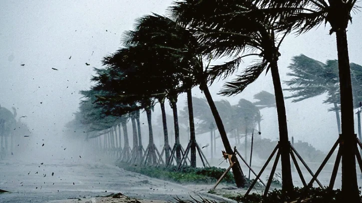 সন্ধ্যার মধ্যেই ৭ অঞ্চলে কালবৈশাখীর শঙ্কা, বাড়তে পারে বৃষ্টিপাত