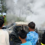 মেরিন ড্রাইভে যাত্রীবাহী গাড়িতে অগ্নিকাণ্ড, মুহূর্তেই ছড়াল আগুন