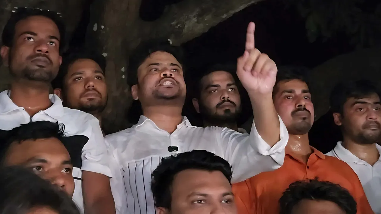 জামায়াতের রাজনীতি নিষিদ্ধের দাবিতে রাবিতে ছাত্রদলের বিক্ষোভ!