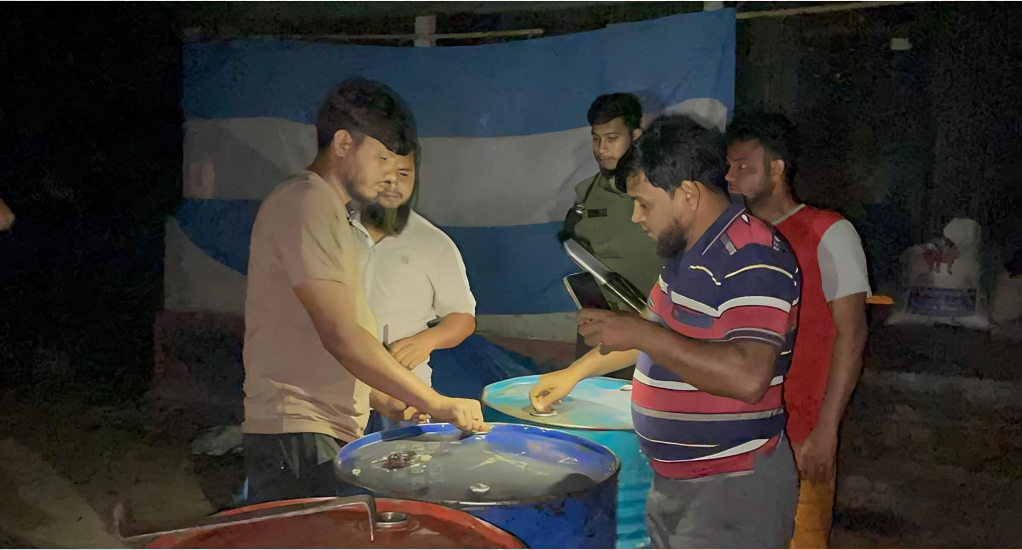 ধামরাইয়ে বাড়িতে গোপন মজুত, ৬০০ লিটার ডিজেল জব্দ করল প্রশাসন