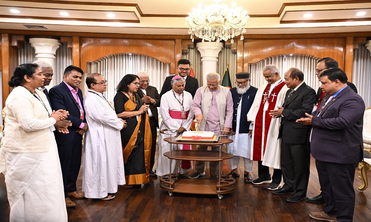 বড়দিন উপলক্ষে ধর্মীয় নেতৃবৃন্দের সঙ্গে প্রধান উপদেষ্টার শুভেচ্ছা বিনিময়