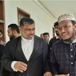 আগাম জামিন পেয়ে আমির হামজার মুখে মৃদু মুচকি হাসি