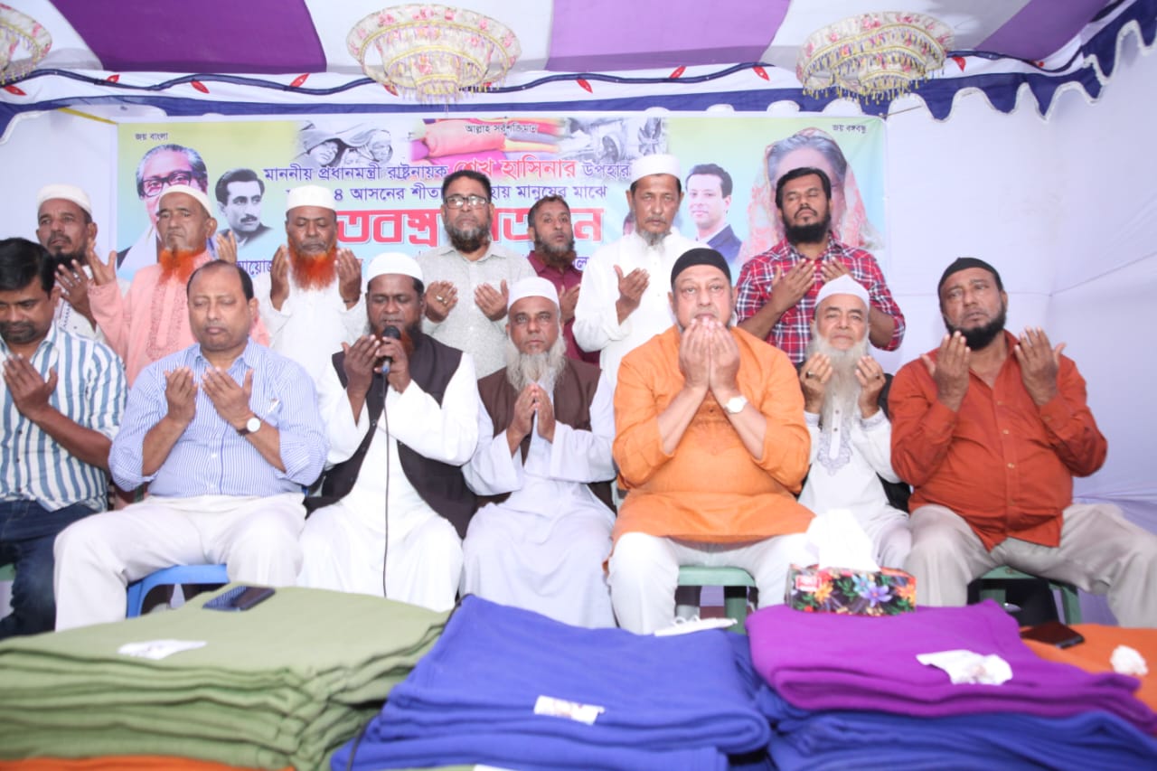 গাবতলীতে পরিচ্ছন্ন কর্মীদের মাঝে যুবলীগের কম্বল বিতরণ