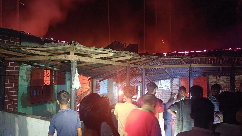 ভয়াবহ অগ্নিকাণ্ডে ২টি বাড়ি পুড়ে ছাই