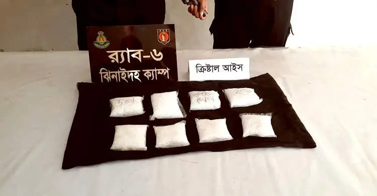 ঝিনাইদহে যাত্রীবাহী বাসে ৭কোটির ক্রিস্টাল আইস উদ্ধার