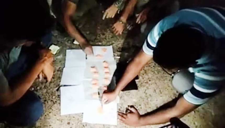 কালীগঞ্জে মাদকসহ আটক ২