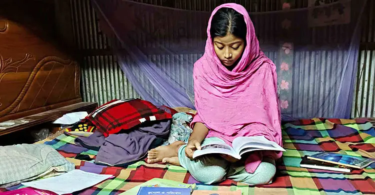 মানবিকের ছাত্রী পেল বাণিজ্য বিভাগের প্রবেশপত্র!