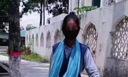 মসজিদে গিয়ে টিকটক করায় স্কুলছাত্রী বহিষ্কার!