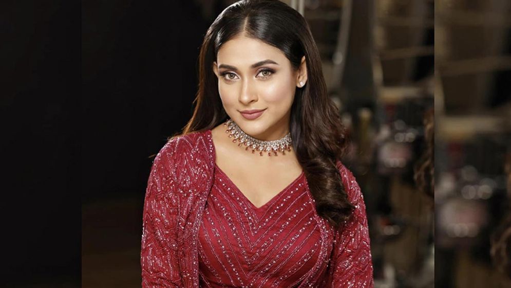 বিভিন্ন বিষয়ে আমাকে টার্গেট করা হচ্ছে– অভিনেত্রী মেহজাবীন চৌধুরী