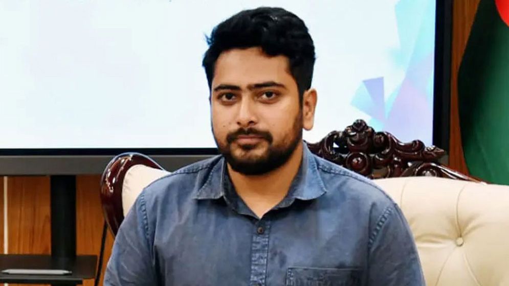 জুলাই বিপ্লবে নির্ভীক কণ্ঠস্বর ছিলেন কারিনা: শোক প্রকাশ নাহিদ ইসলামের