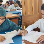একসঙ্গে এসএসসি পরীক্ষা দিচ্ছেন মা-ছেলে!