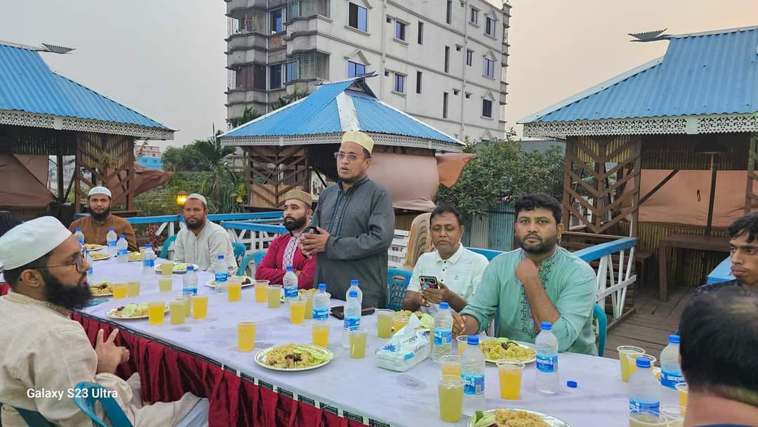 শ্রীপুরে পাওয়ার এলিভেন ক্রিকেট ক্লাবের উদ্যোগে হতদরিদ্রদের মাঝে ইফতার বিতরণ