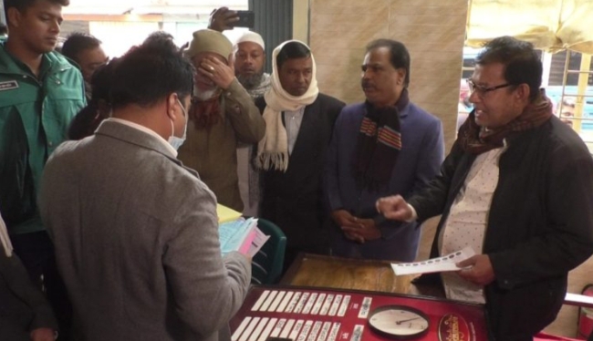 বরিশালে বাজার নিয়ন্ত্রণে ভোক্তা অধিকারের অভিযান